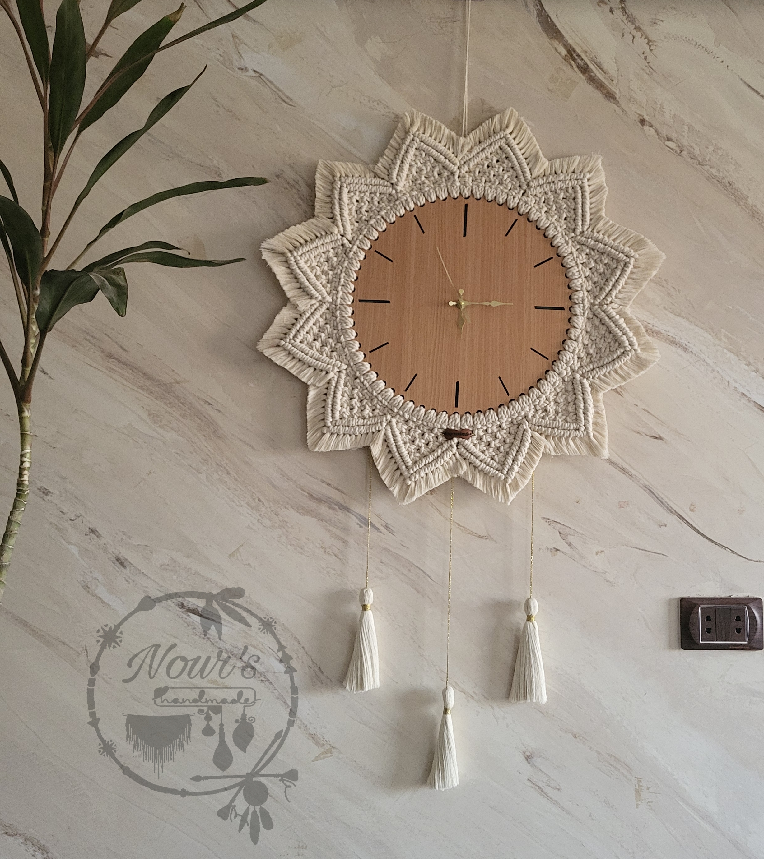 ساعة مكرميه موديل ١